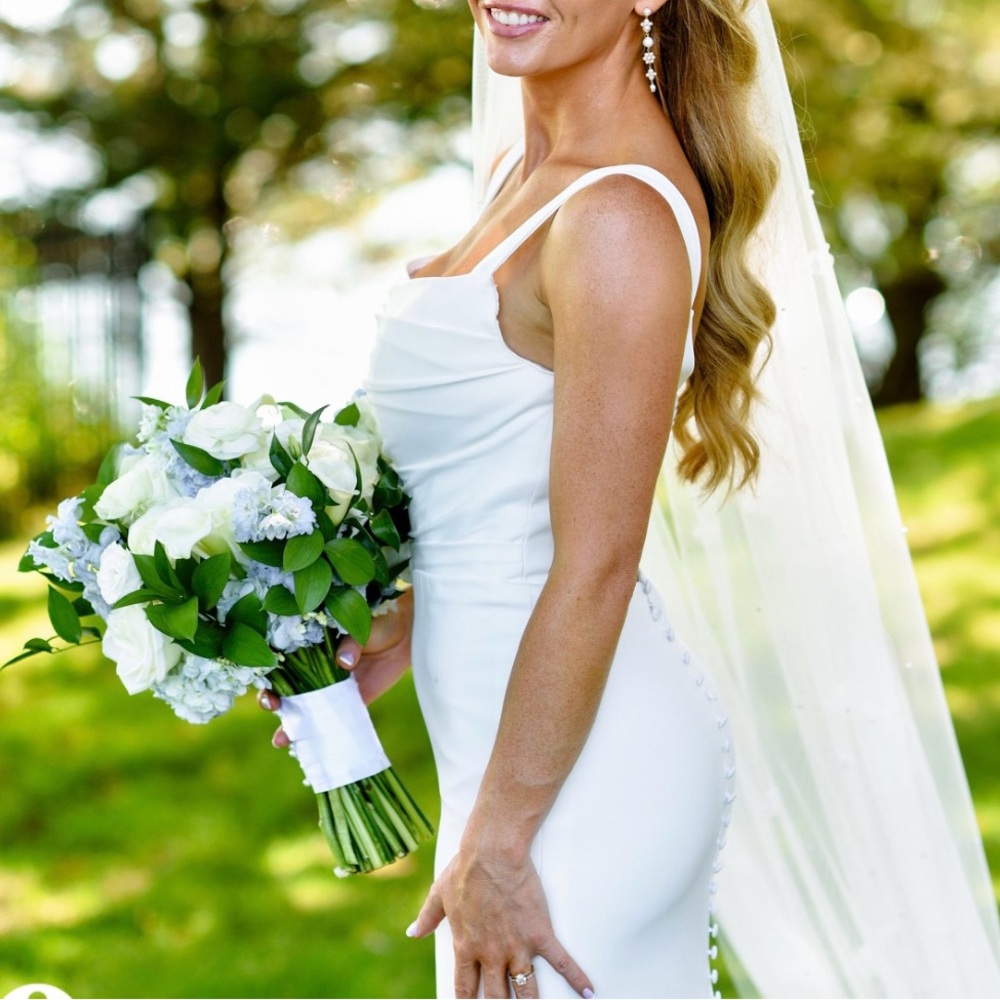 Chic Ivory Bridal Gown